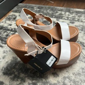 Forever 21 Faux Wood Platform Wedges 8.5 NWT